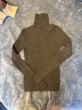 Ribbed Turtleneck Sweater - Dark heather gray